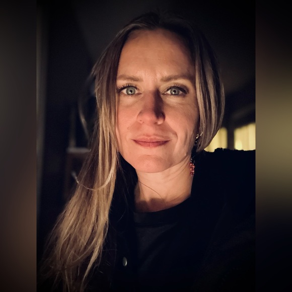 Meet your Posher, Nicole - Picture 4 of 6